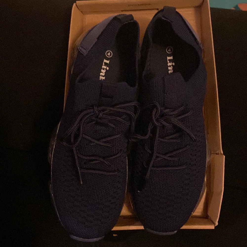 Link brand girls sneakers. Size 4. Brand new in box never worn